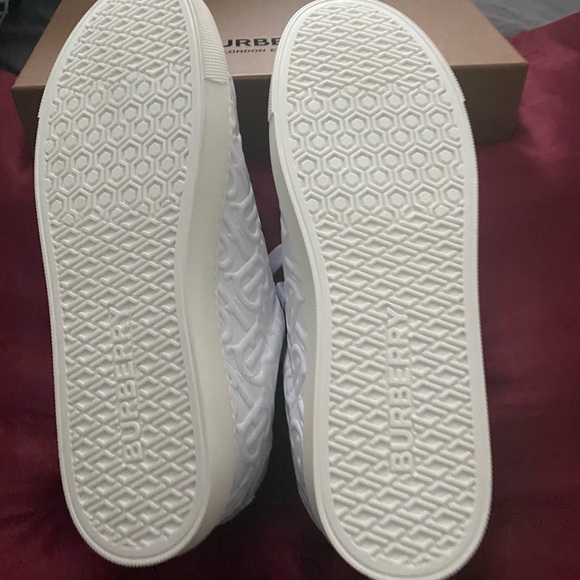 Burberry sneakers - Picture 2 of 4